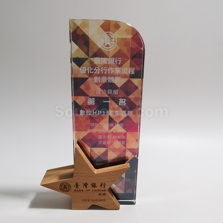 crystal gift, crystal souvenir, crystal trophy, crystal trophy cup, crystal medal, crystal plaques, crystal paper weight, colorful glass trophies, engraved crystal, 3D crystals, corporate gifts, premium gifts, gift supplier, promotional gifts, gift company, souvenirs, stationery, gift wholesale, gift ideas