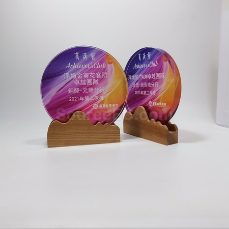 crystal gift, crystal souvenir, crystal trophy, crystal trophy cup, crystal medal, crystal plaques, crystal paper weight, colorful glass trophies, engraved crystal, 3D crystals, corporate gifts, premium gifts, gift supplier, promotional gifts, gift company, souvenirs, stationery, gift wholesale, gift ideas