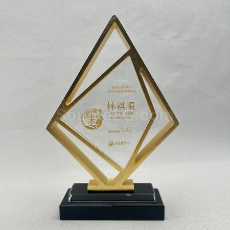 crystal gift, crystal souvenir, crystal trophy, crystal trophy cup, crystal medal, crystal plaques, crystal paper weight, colorful glass trophies, engraved crystal, 3D crystals, corporate gifts, premium gifts, gift supplier, promotional gifts, gift company, souvenirs, stationery, gift wholesale, gift ideas