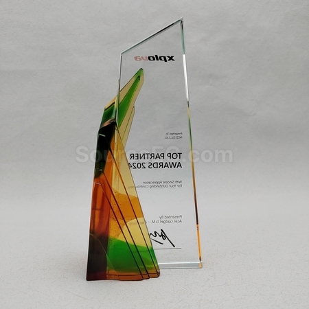 crystal gift, crystal souvenir, crystal trophy, crystal trophy cup, crystal medal, crystal plaques, crystal paper weight, colorful glass trophies, engraved crystal, 3D crystals, corporate gifts, premium gifts, gift supplier, promotional gifts, gift company, souvenirs, stationery, gift wholesale, gift ideas