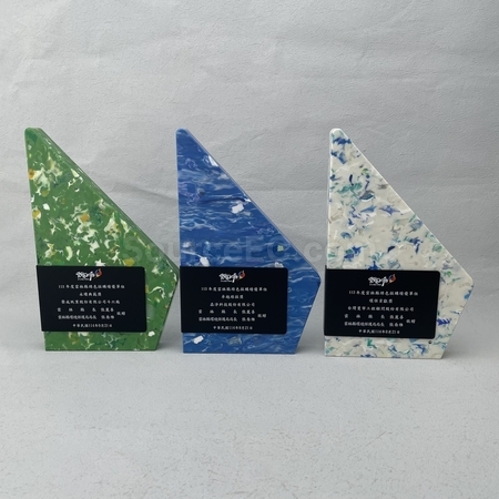 crystal gift, crystal souvenir, crystal trophy, crystal trophy cup, crystal medal, crystal plaques, crystal paper weight, colorful glass trophies, engraved crystal, 3D crystals, corporate gifts, premium gifts, gift supplier, promotional gifts, gift company, souvenirs, stationery, gift wholesale, gift ideas