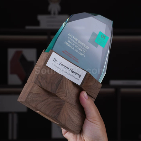 Customization Solid Wood Crystal Trophy Corporate Gifts