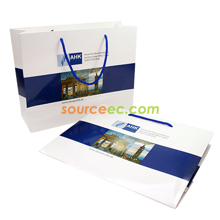 logo bag, gift bag, custom paper bag, drawstring bag, drawstring pouch, hand bag, travel bag, briefcase, folio, laptop bag, backpack, shoulder bag, storage bag, zipper bag, cosmetic bag, shopping bag, thermal bag, food bag, sports bag, fanny pack, waist pack, non-woven bag, recyclable bag, tote bag, canvas bag, shopping trolley, camera case bag, corporate gifts, premium gifts, gift supplier, promotional gifts, gift company, souvenirs, stationery, gift wholesale, gift ideas